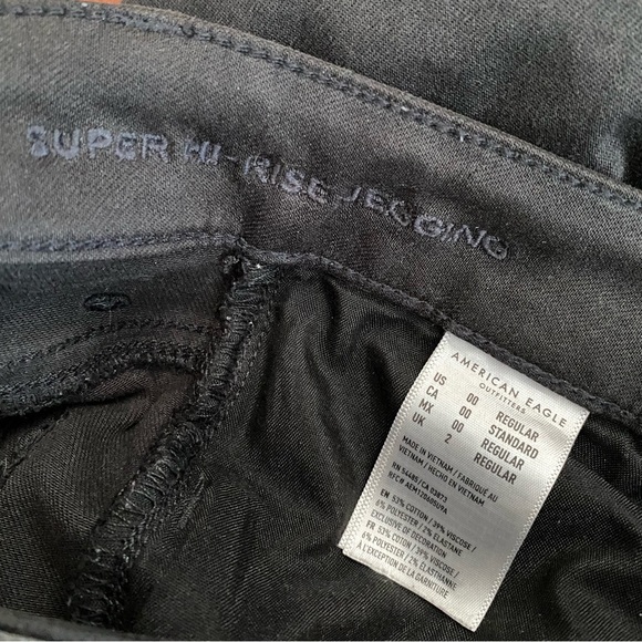 AEO Black Button Fly Super High Rise Jegging Jeans Distressed 00 skinny - Picture 7 of 8